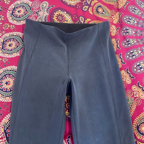 Lululemon NEW ribbed soft streme zipped leg cropped pant sz 8 🤎 - Picture 6 of 13